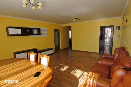 Apartament 3 camere cu garaj privat