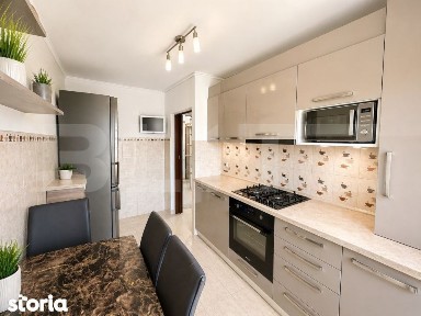 Apartament cu scara interioara, 100 mp, 5 camere, 2 bai, Cetate