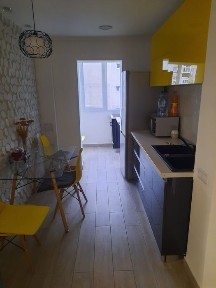 Închiriez apartament 3 camere