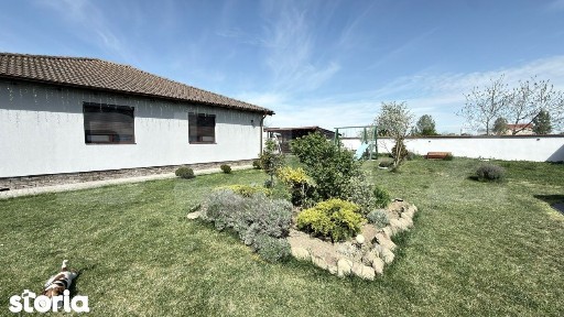 Casa moderna cu teren generos - Vetis, zona linistita, aproape de or
