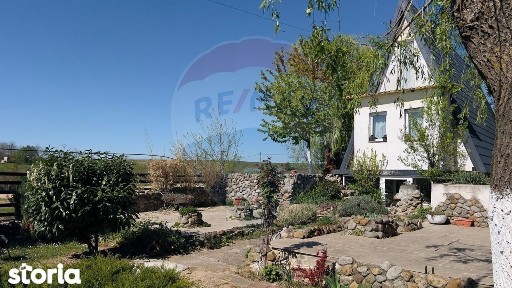 Casă / Vilă cu 4 camere de vânzare