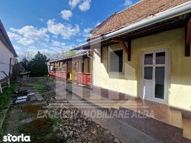 Casa de vanzare | 100 mp | 1048 mp teren | Ciugud