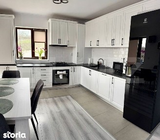Apartament 3 camere, decomandat, curte 90 mp si 2 terase - Zona Lidl