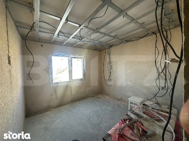 Apartament 3 camere, decomangdat, zona 8 Mai