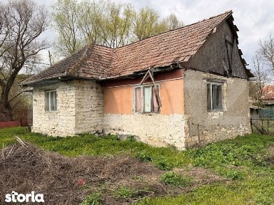 Teren intravilan 2.600 mp + casa, Zona linistita, Vultureni / acces di