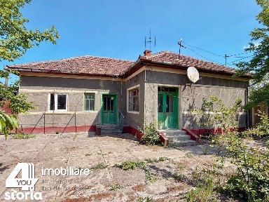 Casă în Chișineu Criș str.Nufarului,cu teren 2114 mp, fs.37 ml