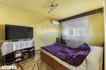 Apartament cu 3 camere de vânzare - zona Aurel Vlaicu