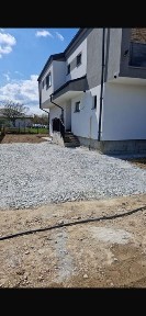 Vând Duplex Jucu de Mijloc