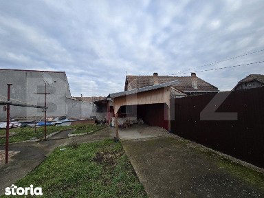 Casa cu 5 camere si teren de 461 mp, zona Poiana