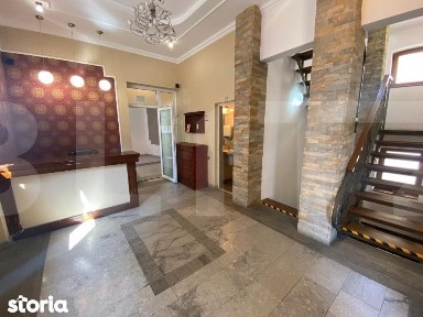 Casa cu 8 camere, 315 mp utili, pentru clinica, birou sau local, ultra
