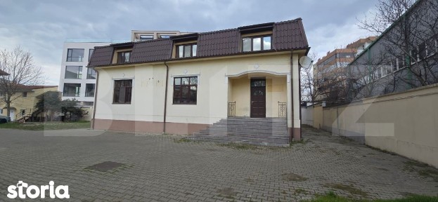 Spatiu comercial tip casa, D+P+M, 440 mp, zona centrala Craiova