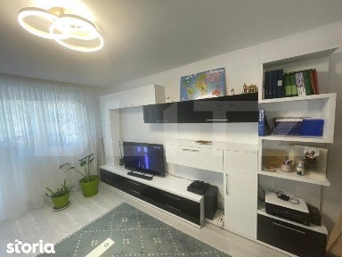 Apartament 3 camere decomandat, 68 mp, Craiovita, zona Orizont