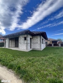 RECO Casa la rosu in Santandrei- la asfalt