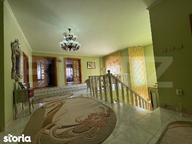Casa individuala cu 10 camere si piscina, in Zona Dambovita COMISION 0
