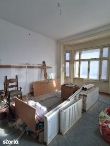 Spatiu comercial 160 mp + terasa 40 mp, langa Piata Sfatului - Centr