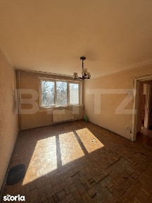 Apartament cu 3 camere, etaj intermediar, zona Tribunal