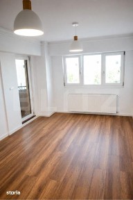 Apartament 4 camere, decomandat -1 min de Shopping City