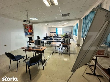 Spatiu comercial/birouri, 73 mp, zona Baza 3