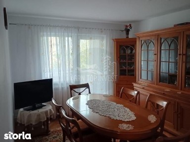 De vanzare apartament 3 camere Valea Aurie etaj 1