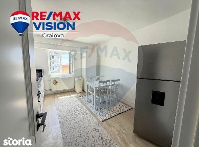 Apartament cu 4 camere de închiriat în zona Central