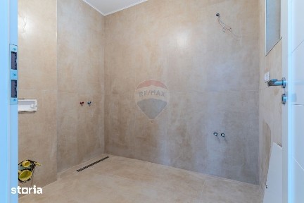 Casă / Vilă cu 5 camere de închiriat în zona Dambul Rotund