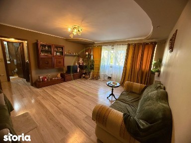 Apartament 3 camere semidecomandat, 75 mp, cartier Craiovita Noua, zon
