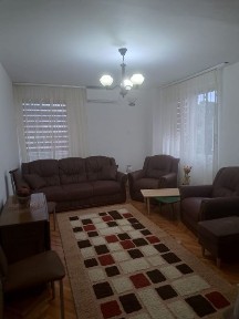 Închiriez apartament 4camere,ultracentral, vis-a-vis de Prefectură.
