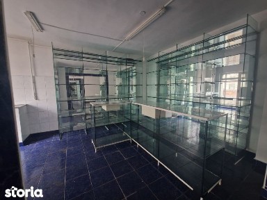Spatiu comercial de vanzare, 48 mp, zona Decebal - Meda
