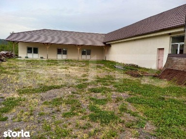 Spatiu comercial, de vanzare, 425 mp, zona Voinesti