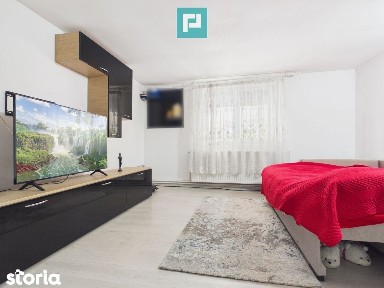 Casă retrasă cu 4 camere, teren 920 mp în Pișchia