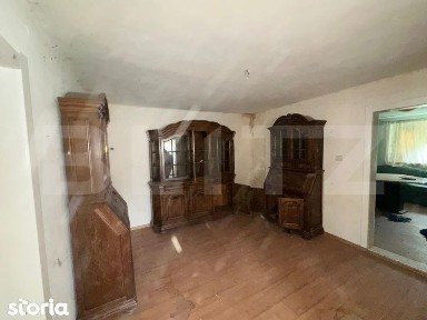 Casa de vanzare pe un teren 2500 mp, strada inchisa, utilitati, atelie