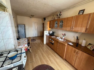 Apartament 3 camere, decomandat 72 mp, zona central Simeria
