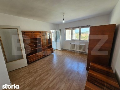 Garsoniera decomandata 31 mp, etaj 2, Cugir - spatioasa si bine comp