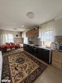 Casa de vanzare, 5 camere, 300 mp + curte de 1000 mp, Bistrita