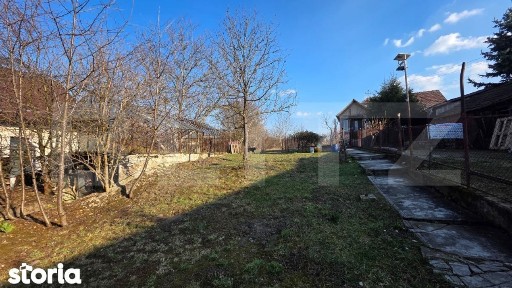 Teren generos cu casa - ideal pentru renovare sau dezvoltare - Zona