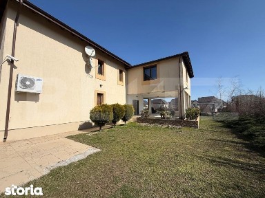 Casa de vanzare - 7 camere +teren 820 mp - Paulesti