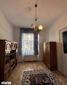 Apartament spațios în casă