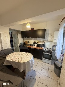 Apartament de vanzare cu 3 camere, 65 mp, zona Micro 16