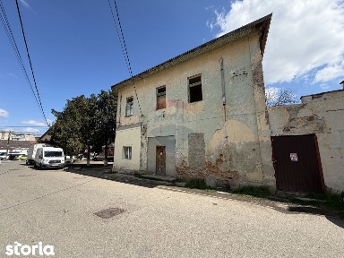Clădire istorică P+1, 428 mp - Ultracentral Adjud