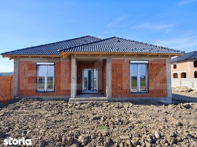 Casa Osorhei la rosu | 4 camere | 117 mp | teren 553 mp