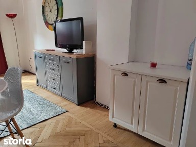 Studio | Piaţa Romana | Metrou Romana 3' | Cartureşti Verona | Moder