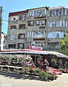 Apartament 3 camere confort 1 decomandat zona ultracentrala Adjud