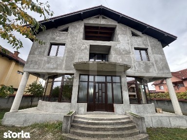 Casa 450 mp, zona Sisesti