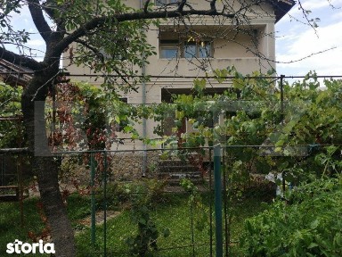Casa individula, 293 mp, teren 693 mp, Pucioasa central