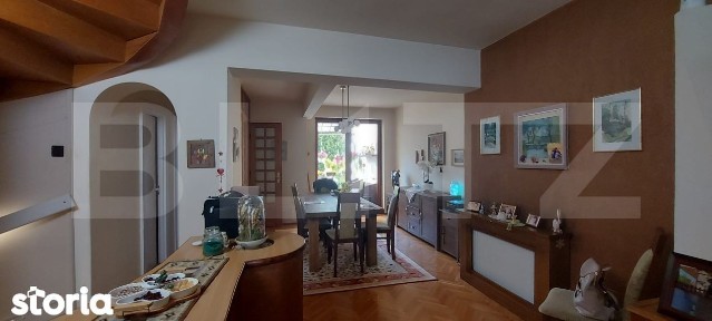 Casa Triplex, S+P+1+2+M, zona Ultracentral.