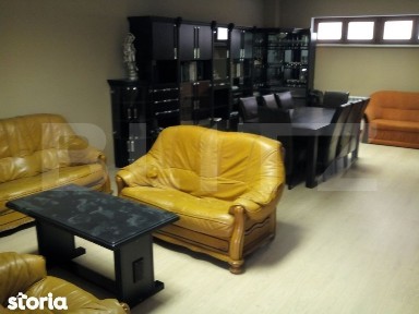Casa de inchiriat, cu 10 camere, avand o suprafata de 611 mp in Oradea