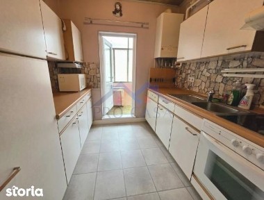 Apartament 2 camere decomandat, et.2, Cetate, zona Mercur