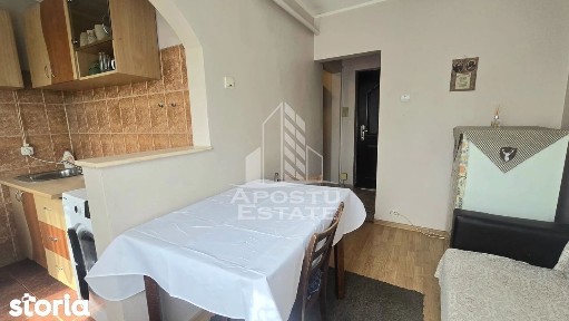 Apartament de vanzare cu 3 camere, zona Dacia, Timisoara