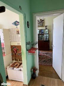 Apartament de vânzare cu 3 camere zona Micro 1
