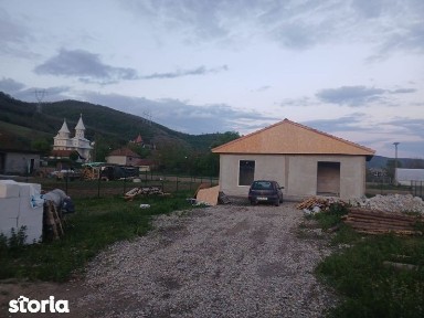 Vând sau schimb cu apartament